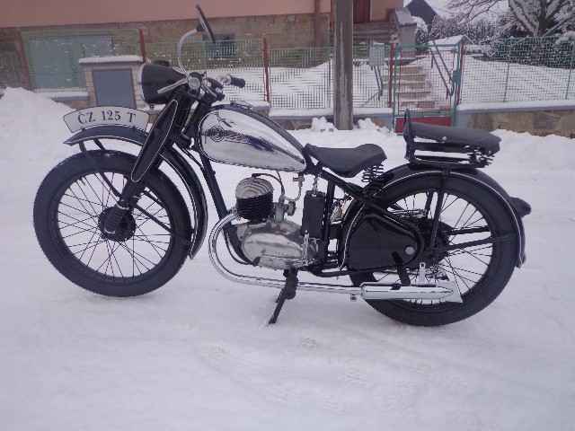 ČZ 125 T — foto 1