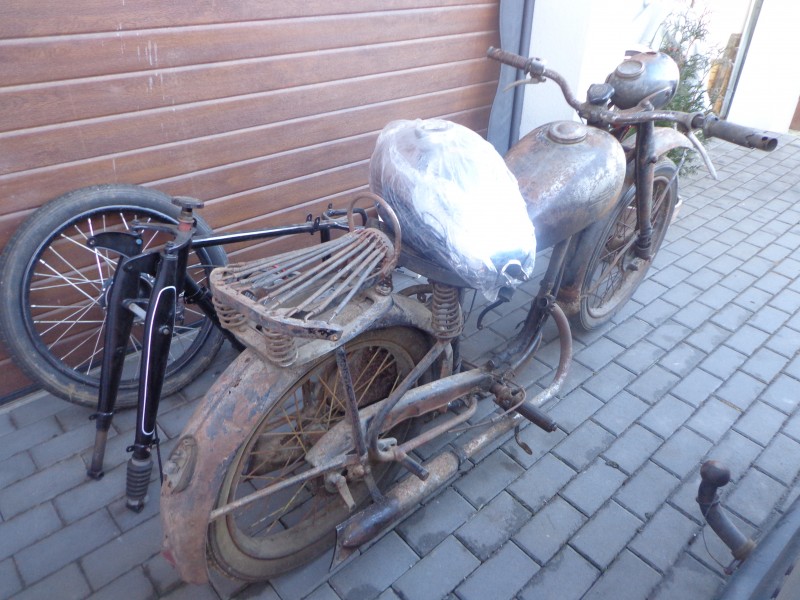 ČZ 125 T — foto 6