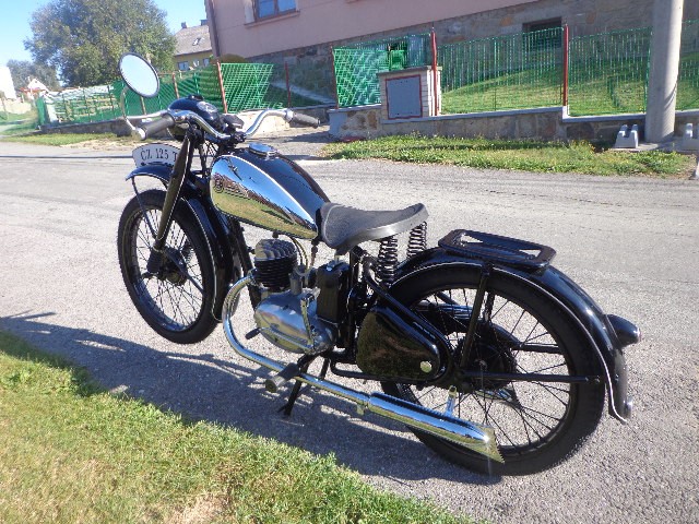 ČZ 125 T — foto 2