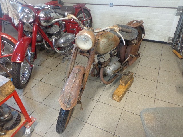 ČZ 125 T — foto 5