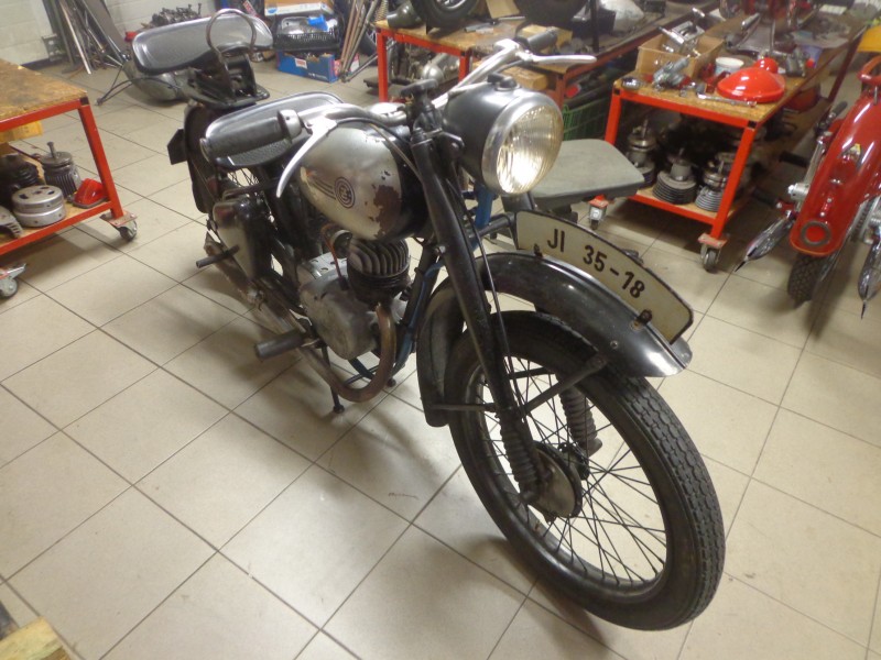 ČZ 125 T — foto 6