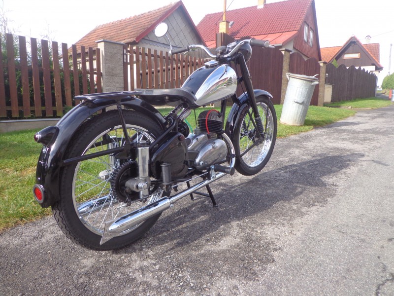 ČZ 150 C — foto 4