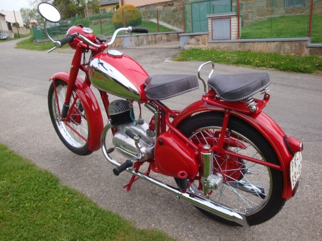 ČZ 150 C — foto 2