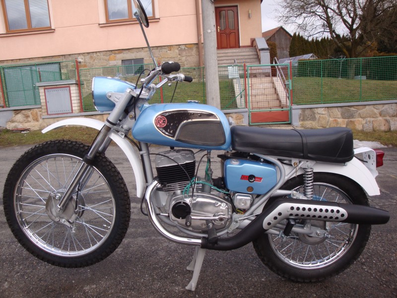 ČZ 175/482 Trail — foto 1