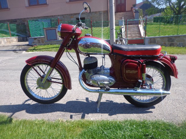 ČZ 175 Sport — foto 1