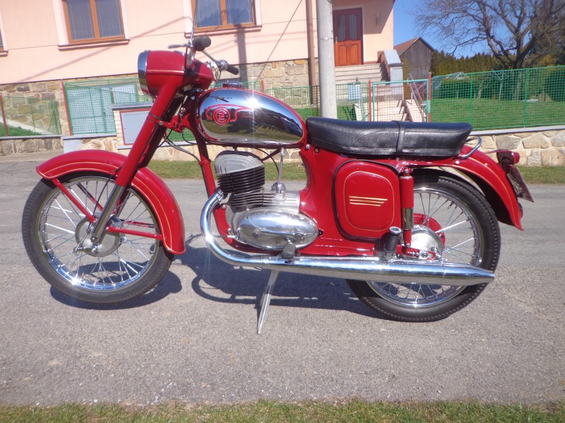 ČZ 250 Sport — foto 1