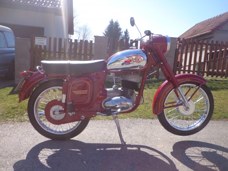 ČZ 250 Sport — foto 3