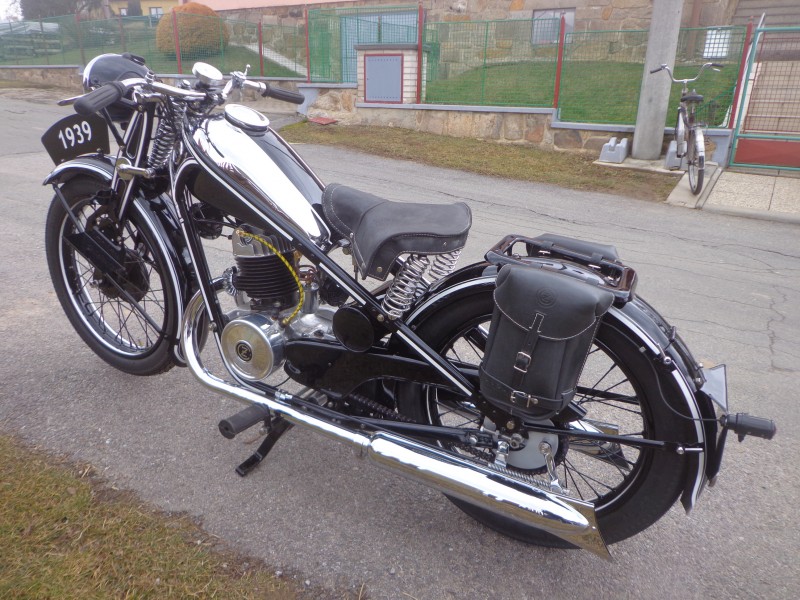 ČZ 250 Sport — foto 3