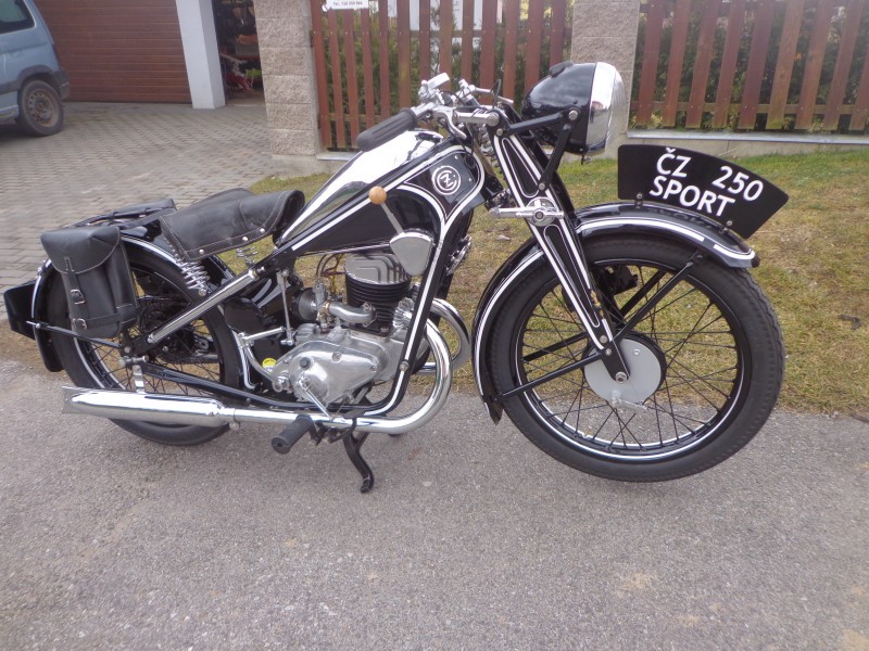 ČZ 250 Sport — foto 4