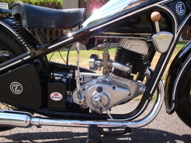 ČZ 250 Tourist — foto 4