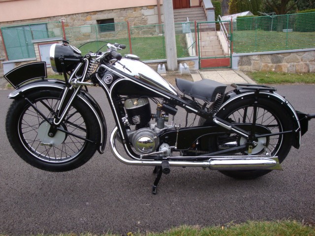 ČZ 350 Tourist — foto 1