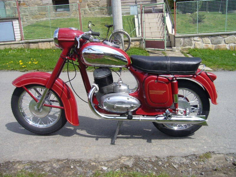 jawa-250-353-1