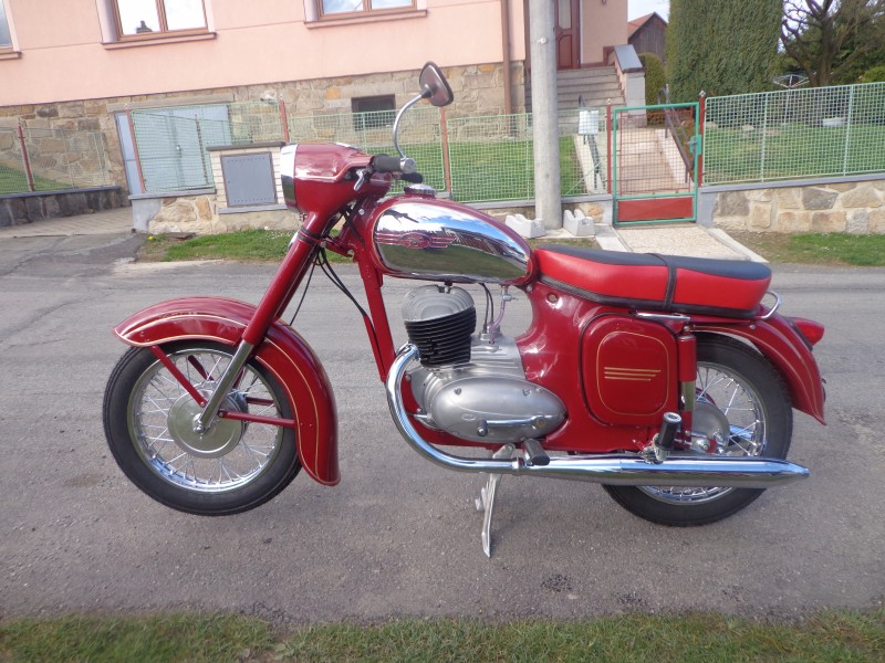 jawa-250-590-1