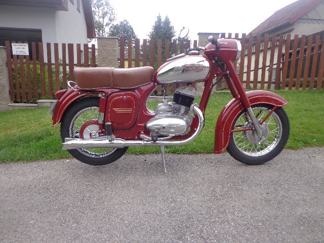Jawa 250 Kývačka — foto 5
