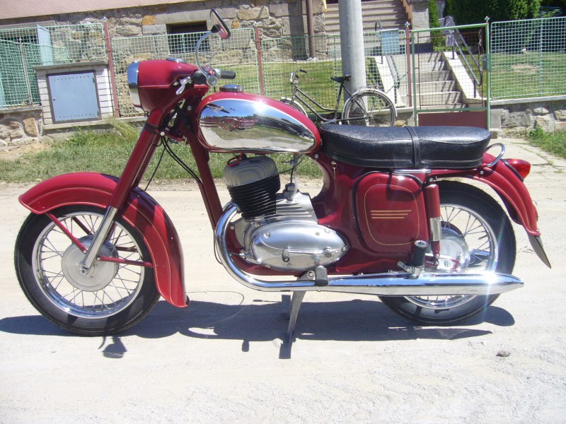 jawa-250-panelka-3