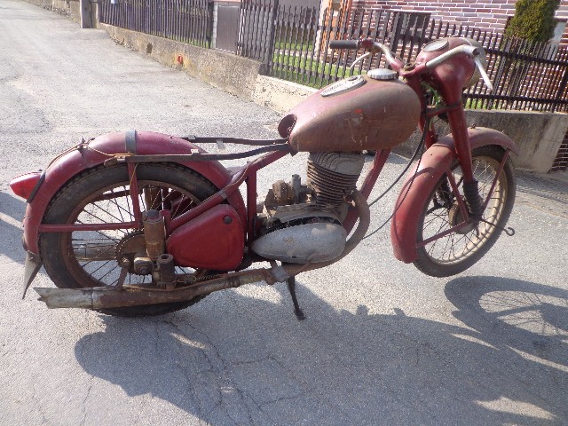 Jawa 250 Pérák — foto 5