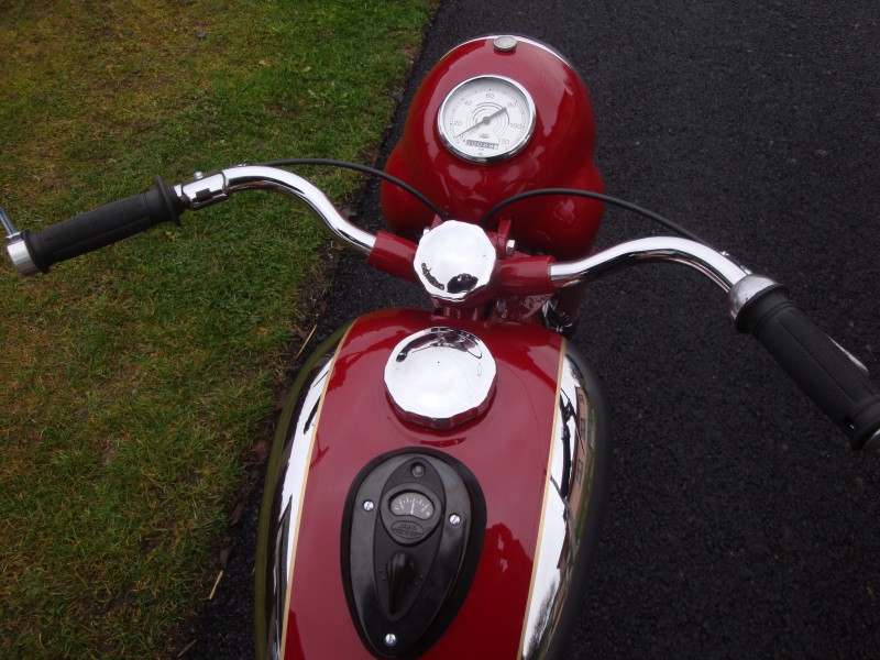 Jawa 250 Pérák — foto 4