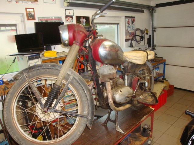 Jawa 250 Pérák — foto 5