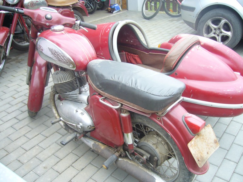 Jawa 350/360 Sidecar — foto 2