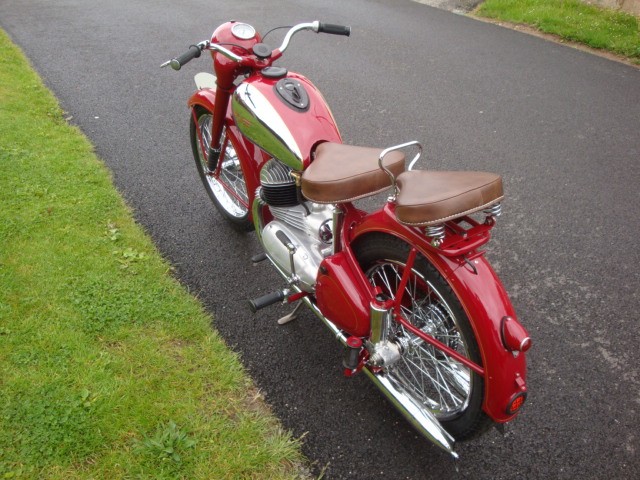 Jawa 350 Pérák — foto 3