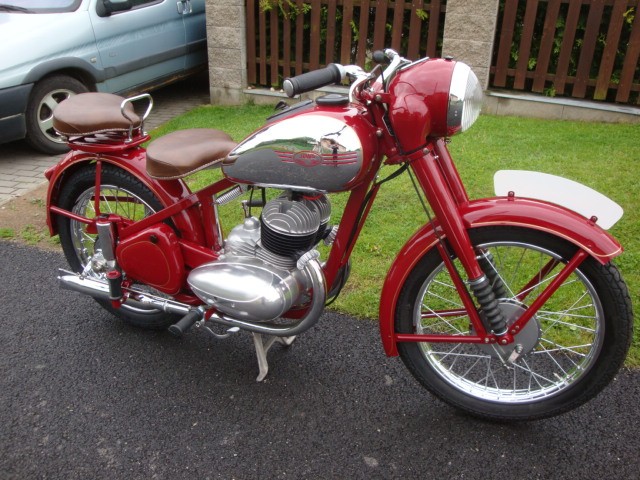 Jawa 350 Pérák — foto 4