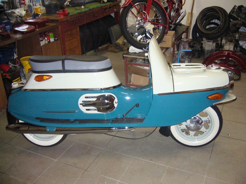 skutr-cz-175-502-de-luxe — foto 1